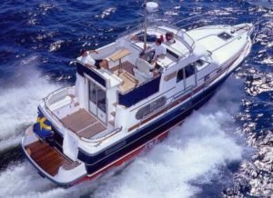 Nimbus 380 Commander 1